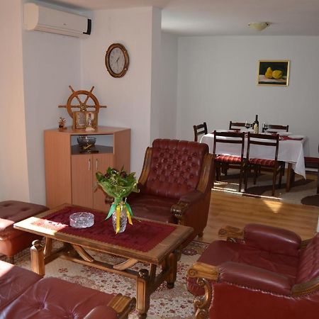 Apartments Dobrisa Котор Экстерьер фото